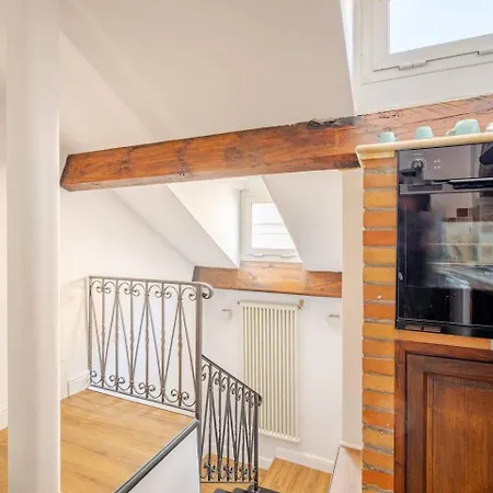 Апартаменты Mansarda Margot Parking Included *