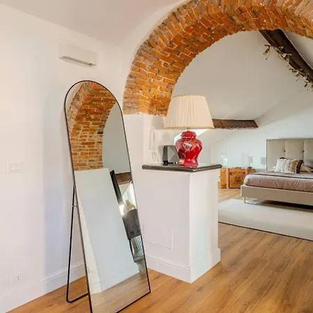 Διαμέρισμα Mansarda Margot Parking Included